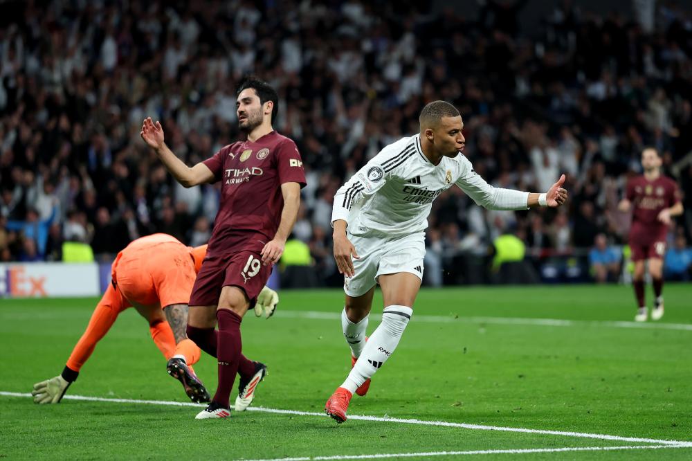 库里复出砍下23+5三分！勇士客场横扫鹈鹕终结连败.